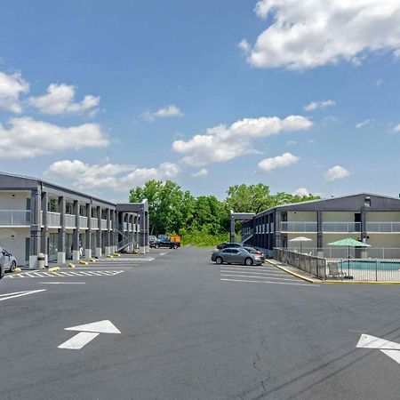 Suburban Studios Verona - Staunton North 外观 照片